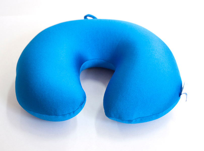 Подушка под голову с микрогранулами «подкова» синяя (30*30) Fosta